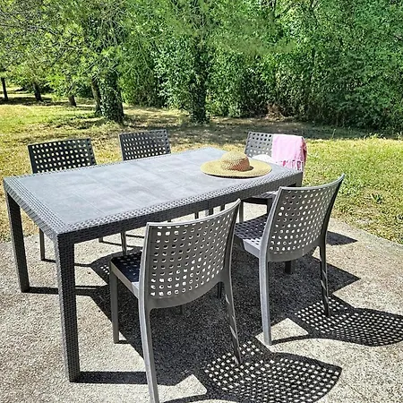 Family By Chalet Moncontour (Vienne)